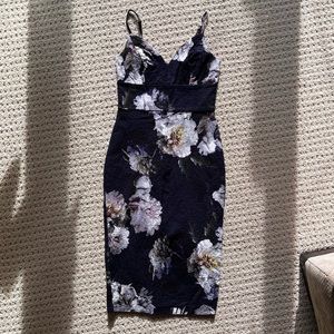 Floral Dynamite dress - stretch / stretchy - size XS